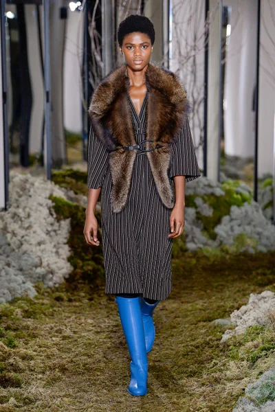 Look 50